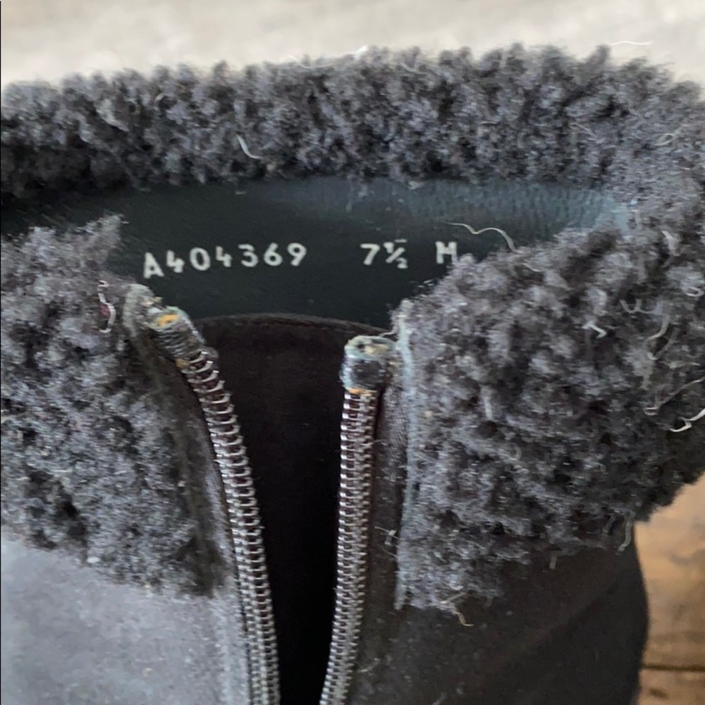 Stuart Weizman Gore-Tex Shearling Cuff 7.5 Boot - image 5